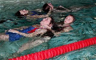 Einblick ins Rettungsschwimmertraining. training